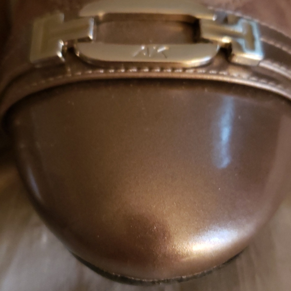 Shoes - Picture 2 of 6